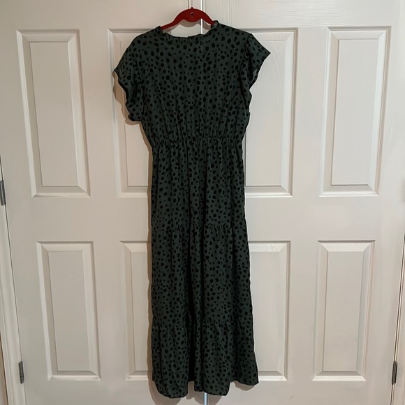 MB Accent Prone Curated Dress - Picture 2 of 4